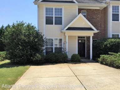 Main picture of 18 Pearl Chambers Dr