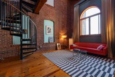 Main picture of 407 Pine St