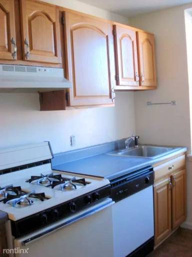 Main picture of 100 College Ave