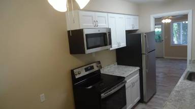 Main picture of 3930-3950 SE Francis St