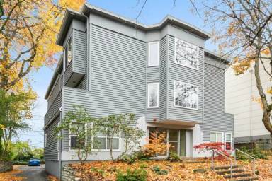 Main picture of 1115 16th Ave