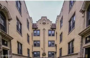 Main picture of 820 E 49th St