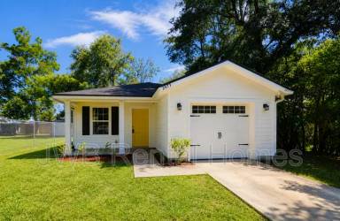 Main picture of 2977 Fitzgerald St