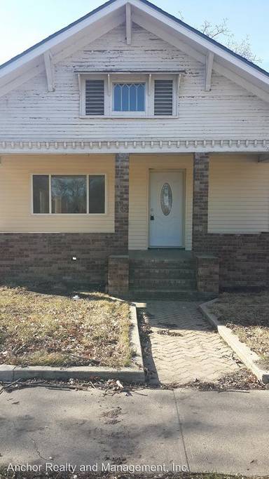 Main picture of 415 3rd Ave NW