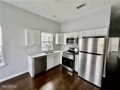 Main picture of 1512 S Robertson St