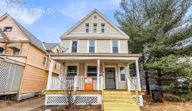 Main picture of 1857 E 70th St