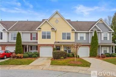 Main picture of 225 Blue Robin Way
