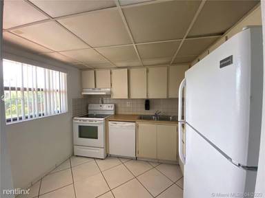 Main picture of 8879 Fontainebleau Blvd