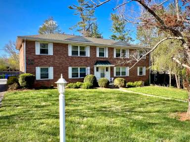Main picture of 1010 Hendersonville Rd