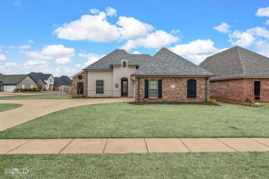 Main picture of 201 Roanoke Cir