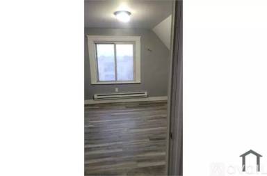Main picture of 650 Court St