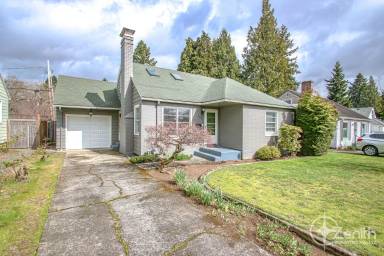 Main picture of 308 NW 45th St