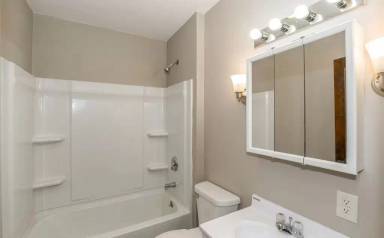 Main picture of 1050 17th St NE