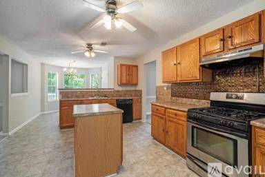 Main picture of 6815 Manor Creek Dr