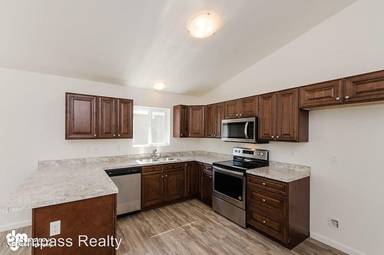 Main picture of 4733-4739 Adirondack Cir