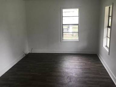 Main picture of 704 Hardy St