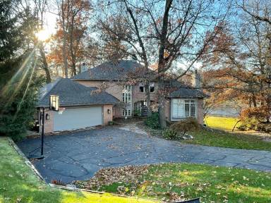 Main picture of 7520 Oak Shore Dr