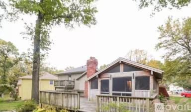 Main picture of 7939 N Campbell St