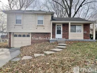 Main picture of 5612 N Quincy Ave