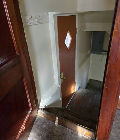 Main picture of 1829 Norman Ave