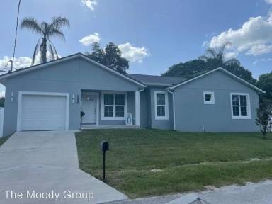 Main picture of 5206 Peach Ave