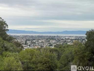Main picture of 1350 Highland Blvd