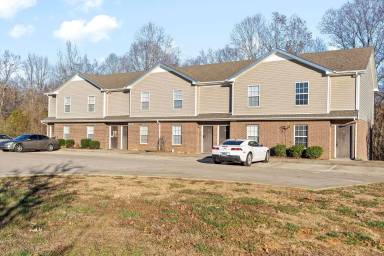 Main picture of 689 Oliver Loop