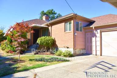 Main picture of 4309 NE Thompson St