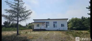 Main picture of 943 Silver King Ave SE