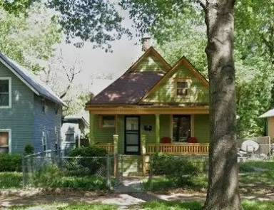 Main picture of 912 Rhode Island St