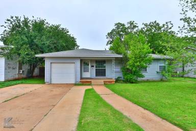 Main picture of 2810 N 18th St