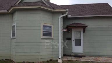 Main picture of 302 1/2 E 7th St