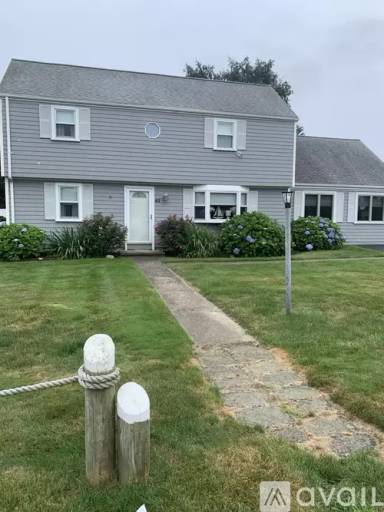 Main picture of 40 Davisville Ln