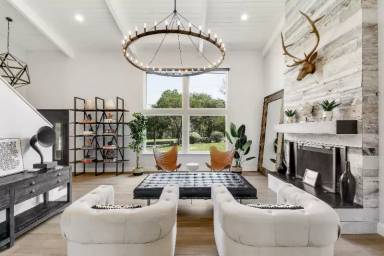 Main picture of 304 Eagle Lookout Dr