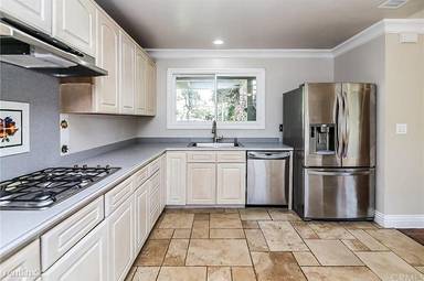 Main picture of 324 N Malgren Ave