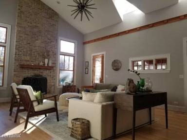 Main picture of 2415 Highmoor Rd