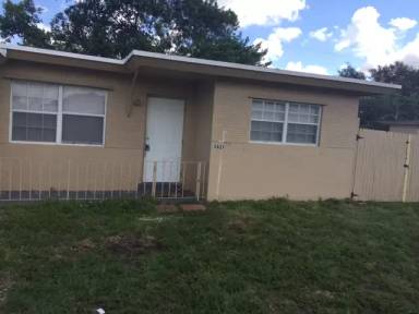 Main picture of 5821 Taft St