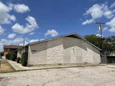 Main picture of 1301 Willow Springs Rd