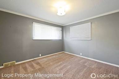 Main picture of 1305 Henderson Dr