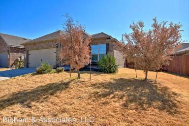 Main picture of 320 Cyril Dr