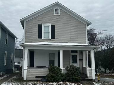 Main picture of 302 S 11th St
