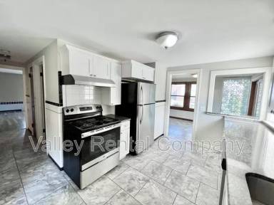 Main picture of 70 Lyman Street - Garage - B1