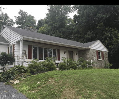 Main picture of 122 Valley View Dr
