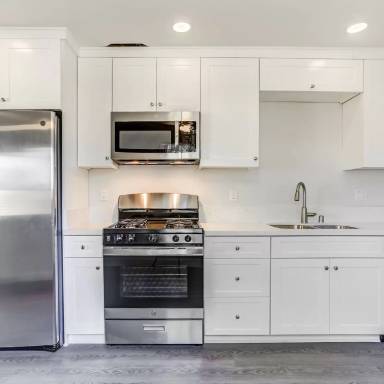Main picture of 1017 E Pennsylvania Ave