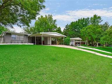 Main picture of 2124 Forest Oaks Dr