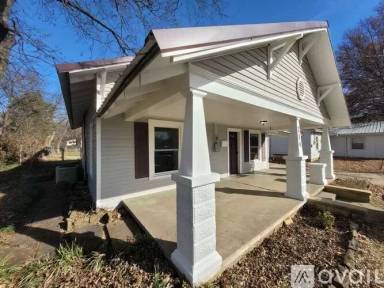 Main picture of 214 W Shawnee St