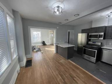 Main picture of 336 E 14th Ave