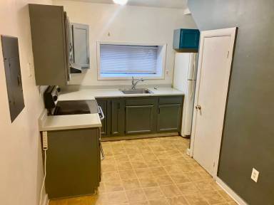 Main picture of 556 Broadway