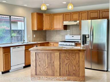 Main picture of 1374 La Mancha Pl