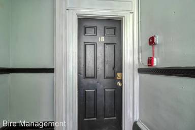 Main picture of 218 W Monument St